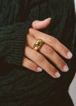 Anillo grueso incrustaciones