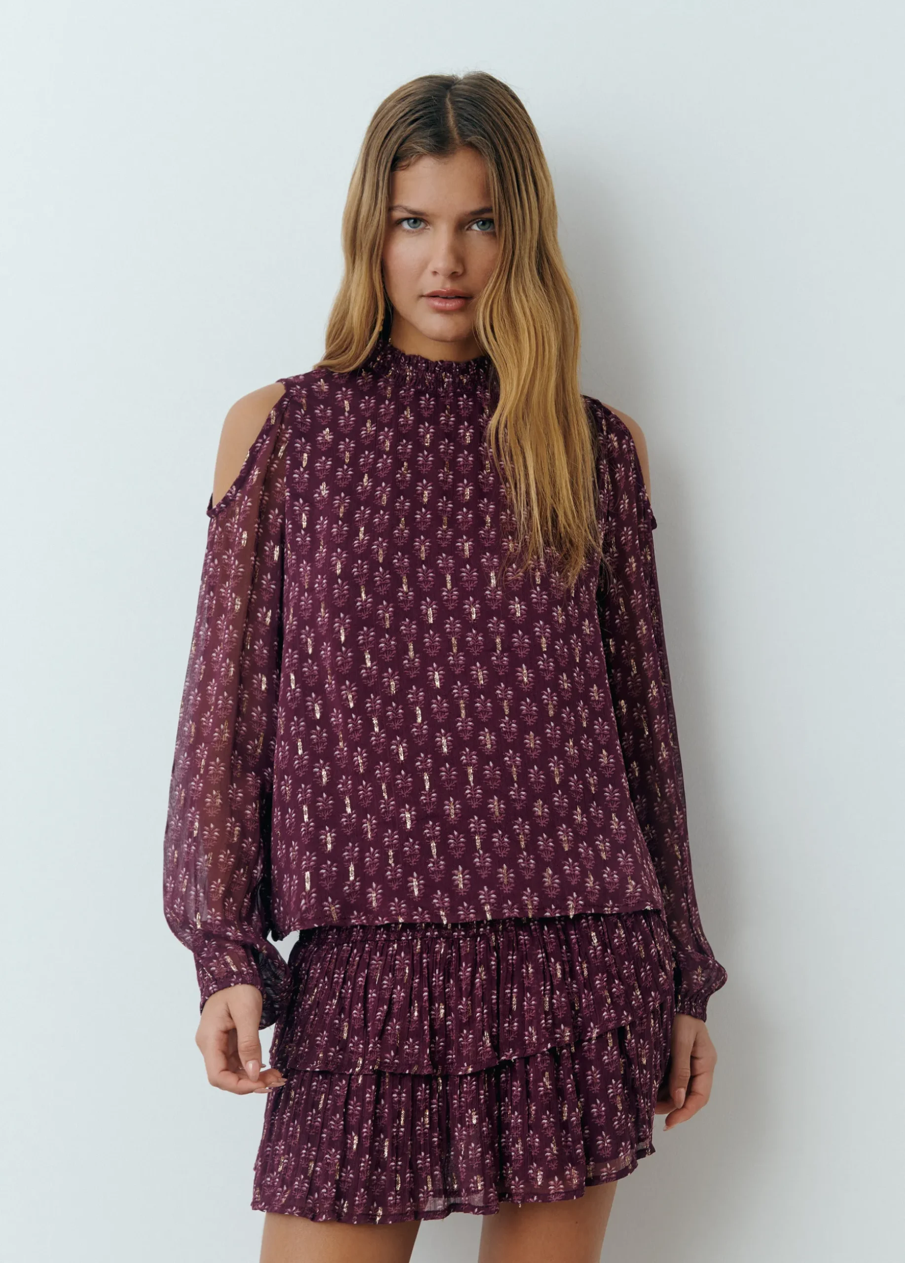 Blusa cut out estampado sello indio