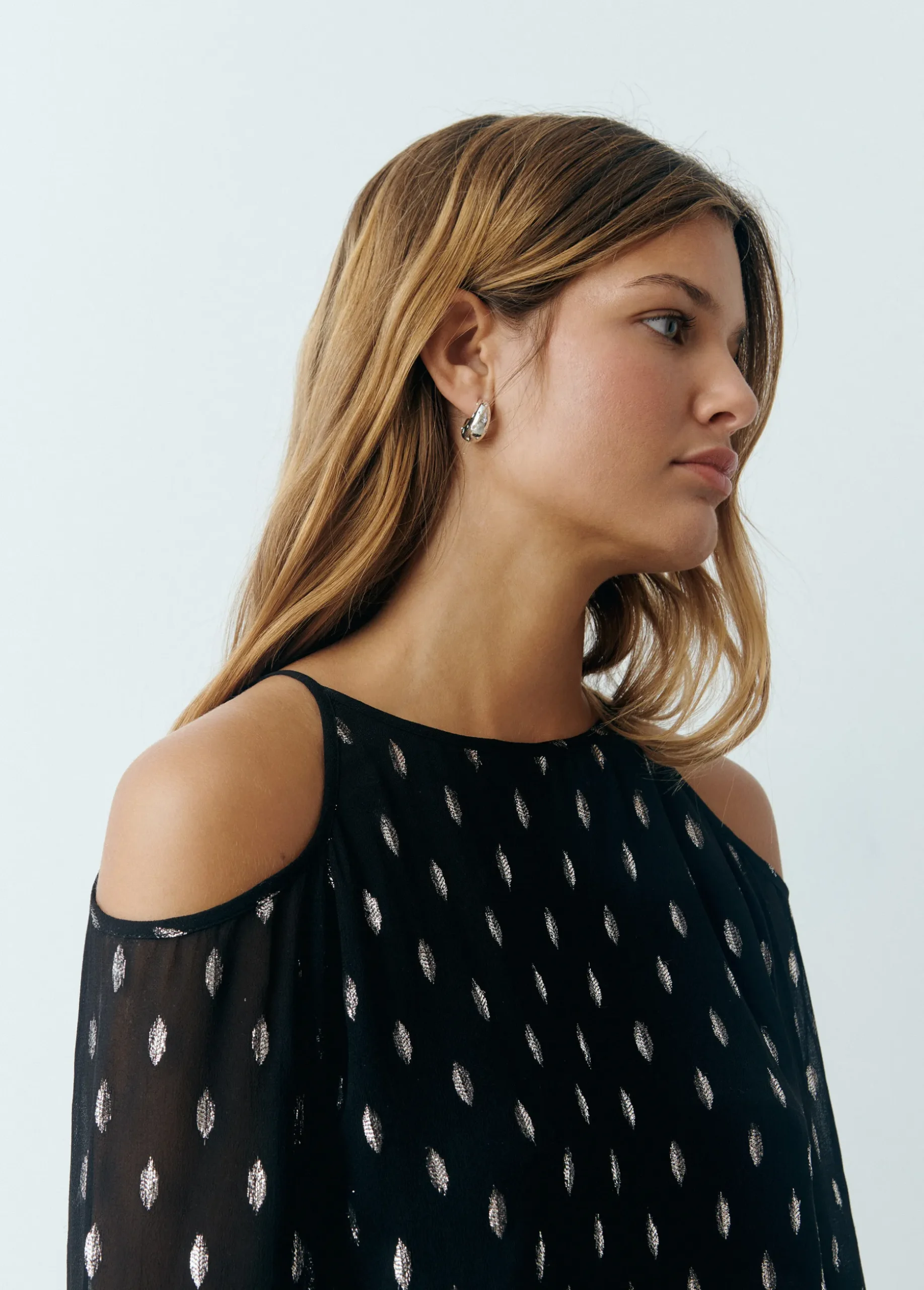 Blusa offshoulder brillo