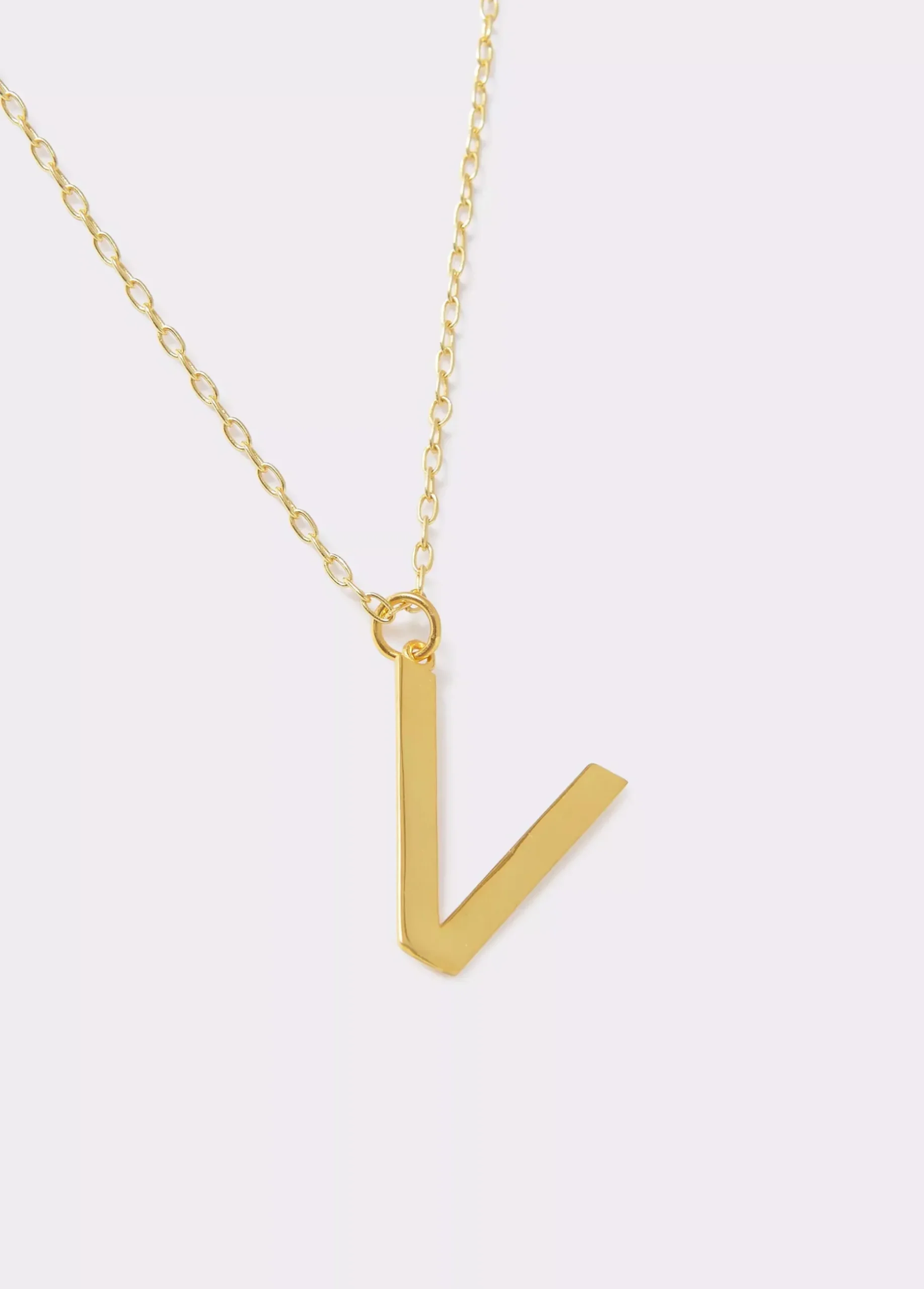 Collar inicial V