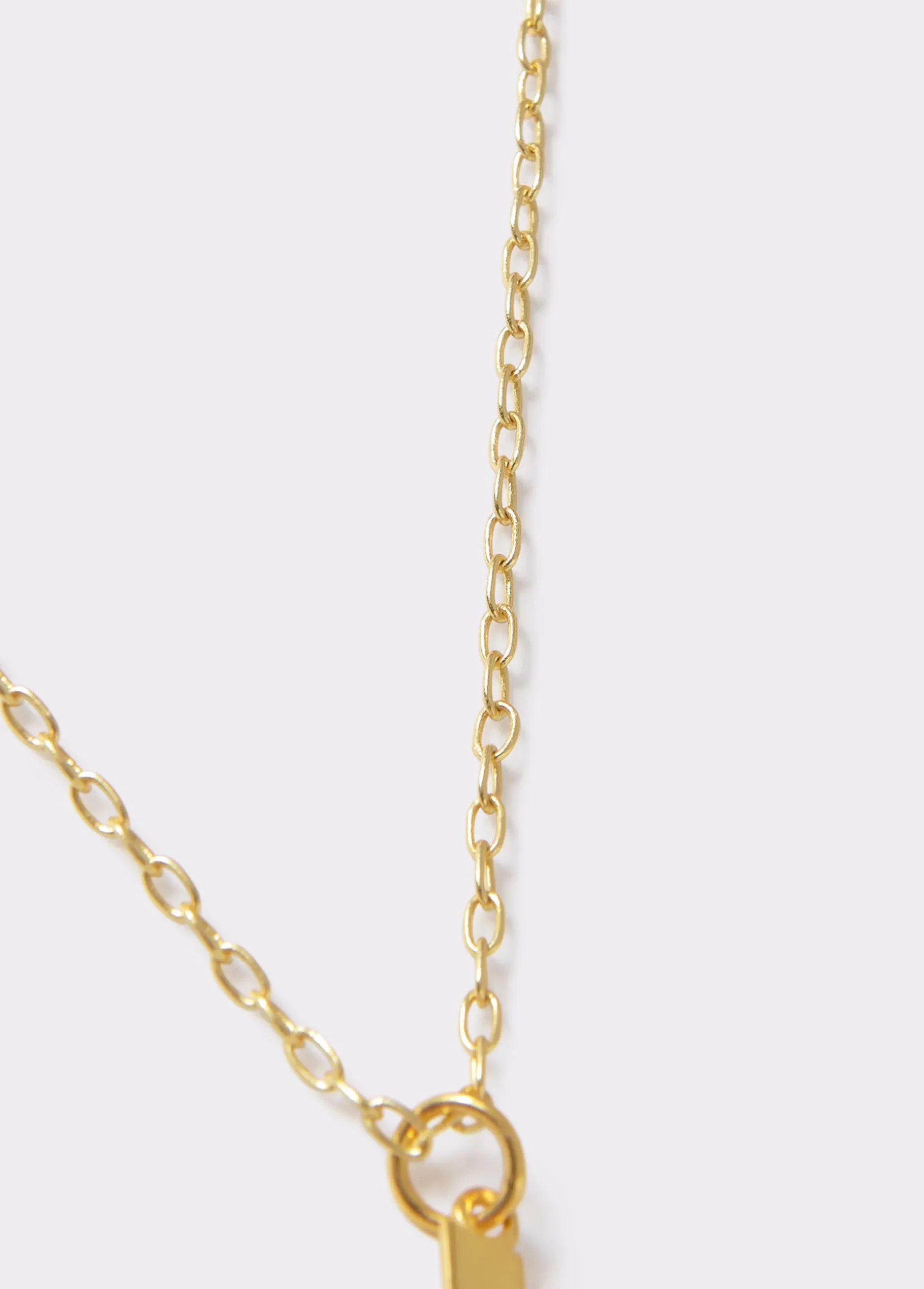 Collar inicial V