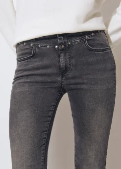 Jeans flare cropped tachas