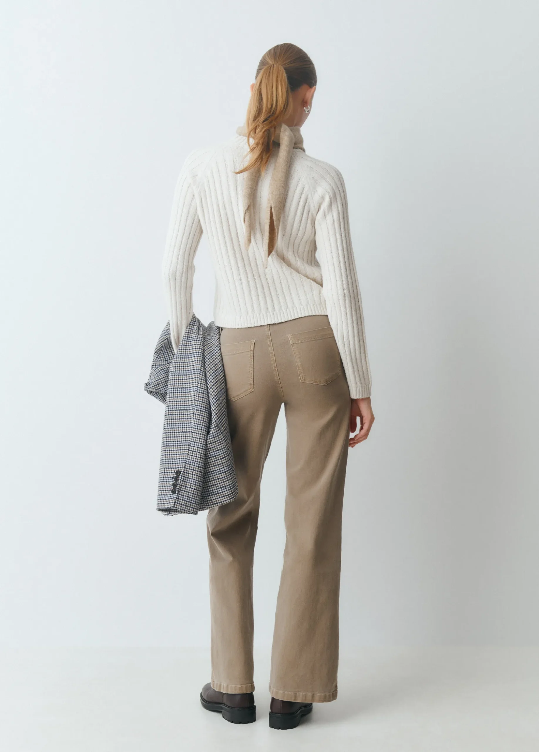 Pantalón culotte con bolsillos frontales