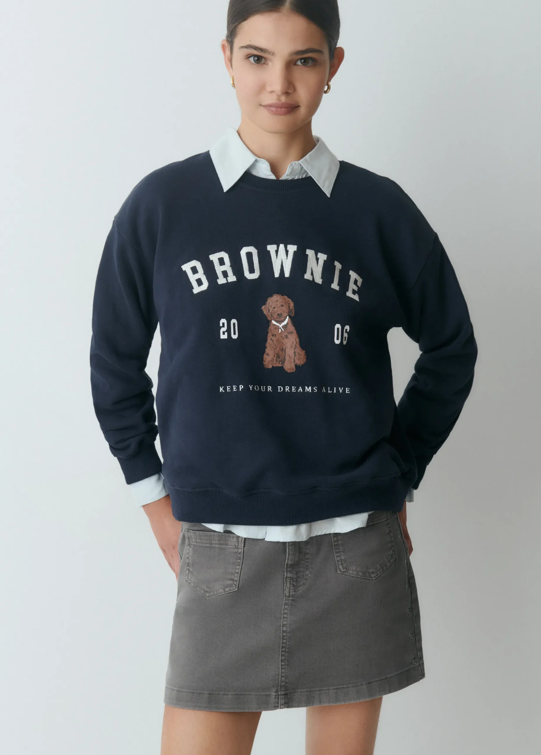 Sudadera bordada print perrito brownie